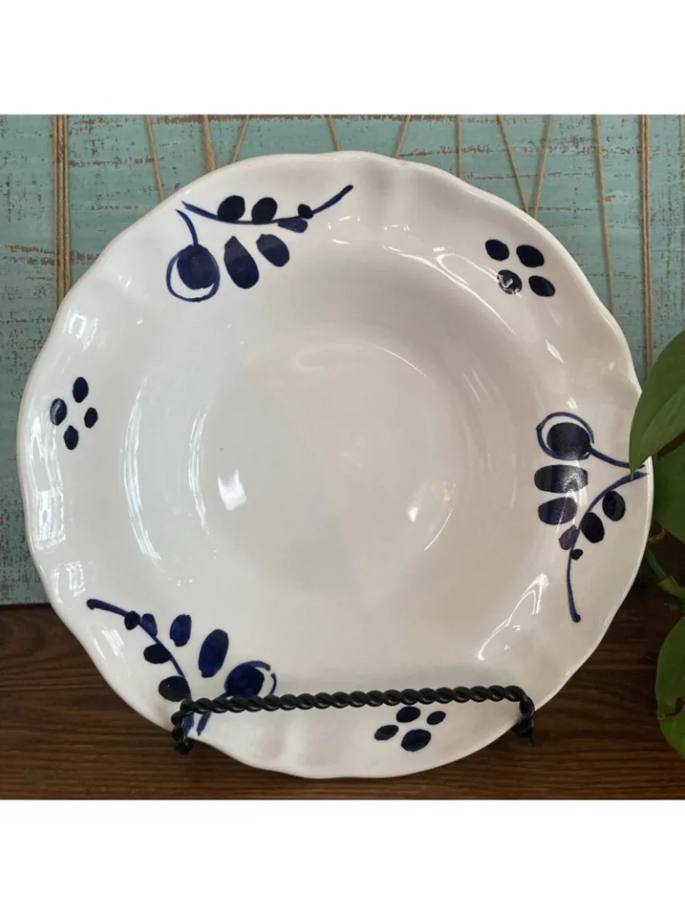 WILLIAMS SONOMA White Blue Olive Set of 4 Rim Soup Pasta Bowls